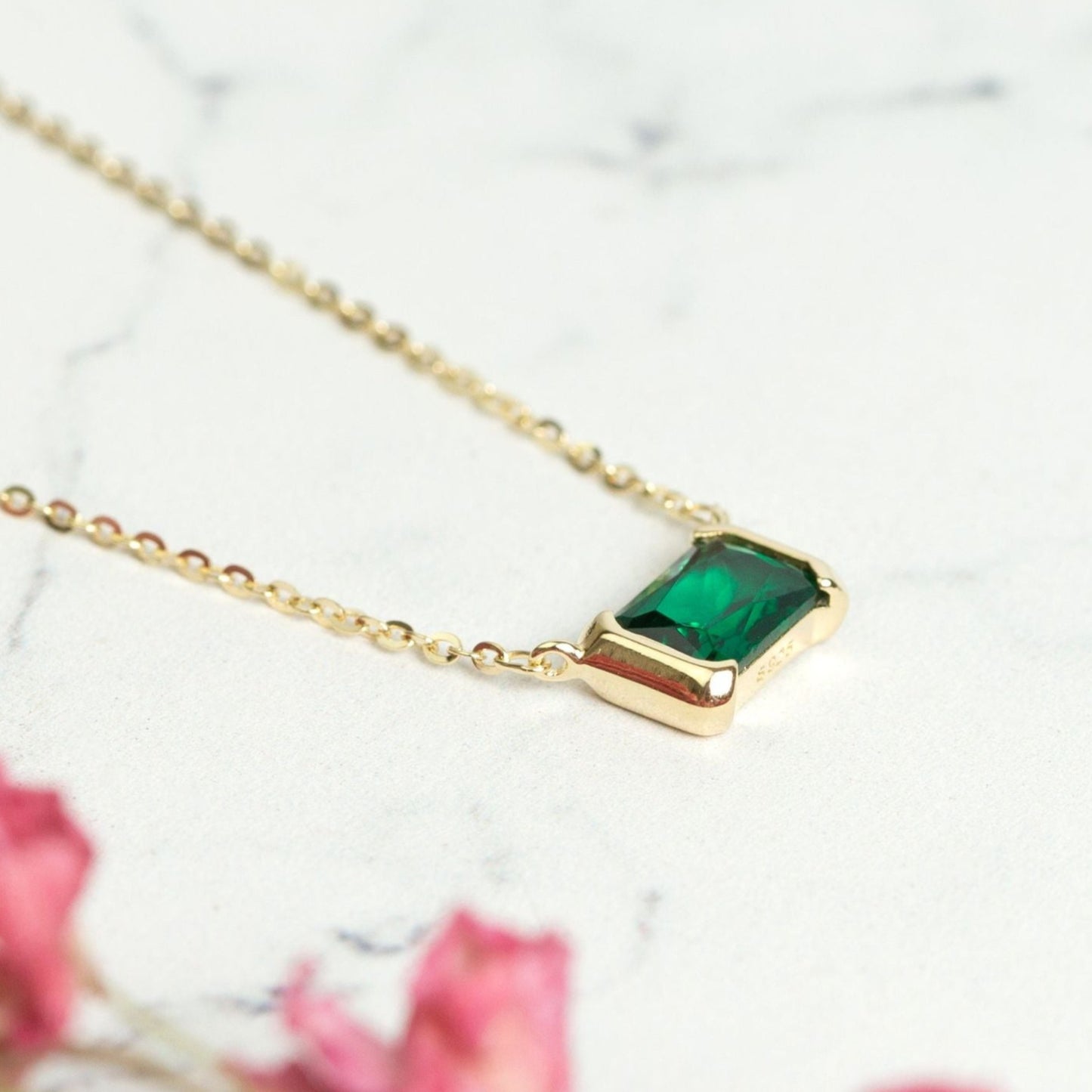 Emerald Pendant Necklace l Gold