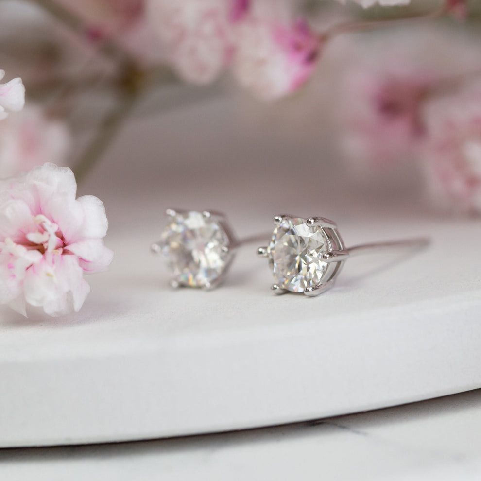 Lab Grown 1 carat Diamond Stud Earrings
